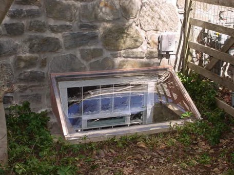 Window Well Covers for Masonry and Wood Window Wells